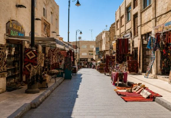 الشارع السياحي