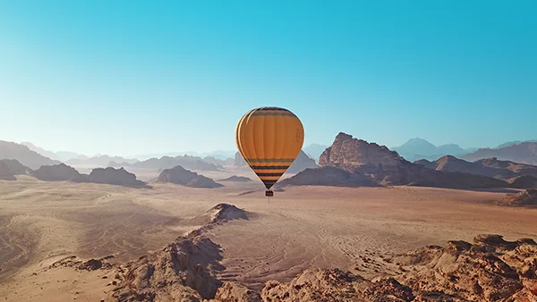 بالونات فوق رم